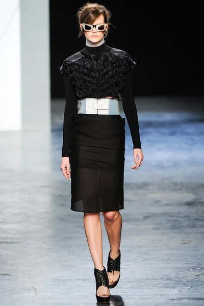 Look 32